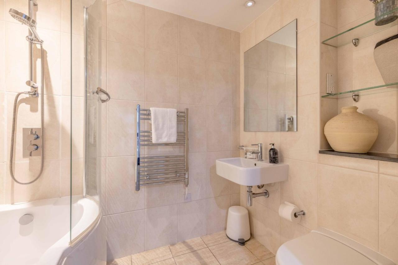 2 Bed At Slough Station & Parking - London In 20 Mins Daire Dış mekan fotoğraf