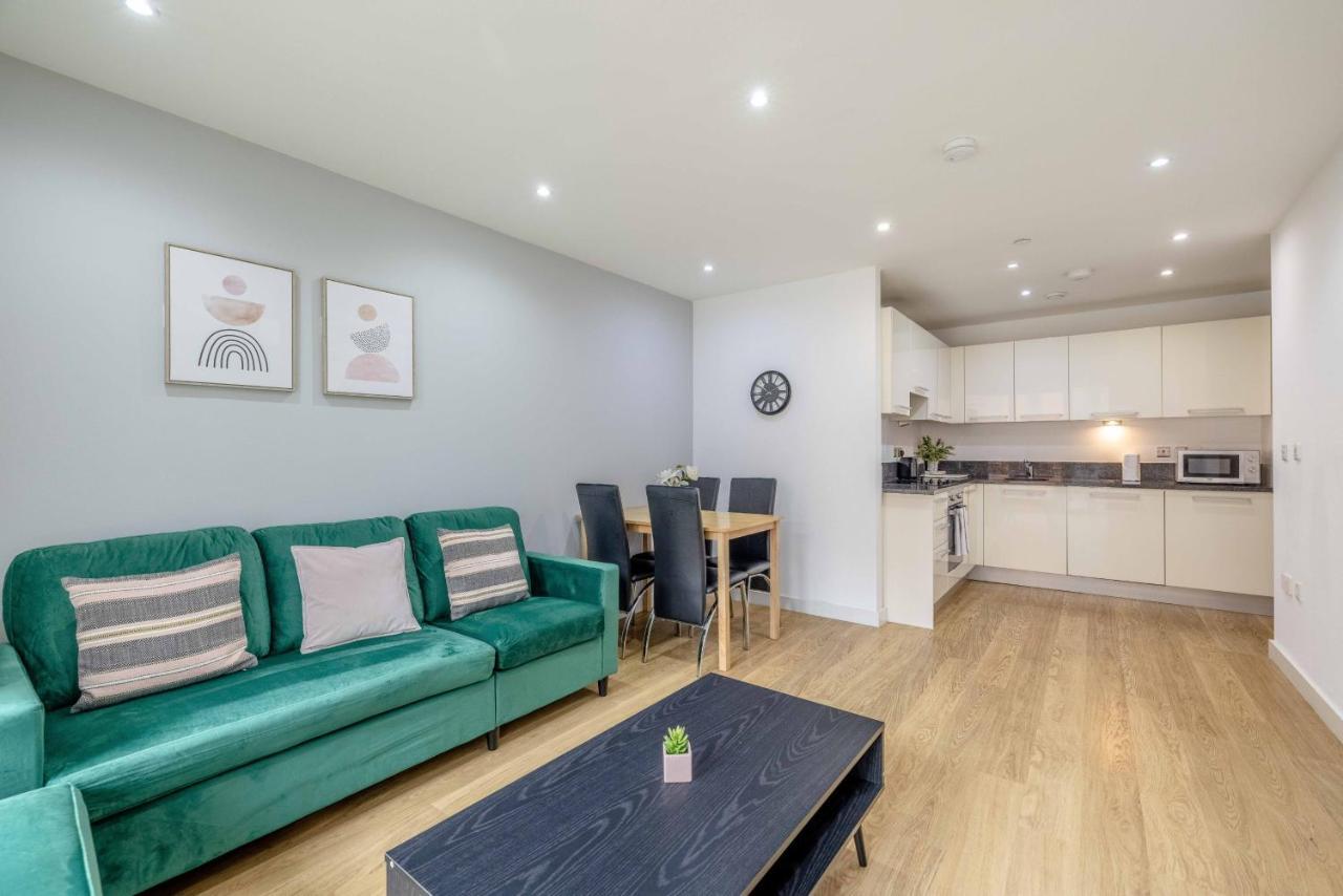 2 Bed At Slough Station & Parking - London In 20 Mins Daire Dış mekan fotoğraf