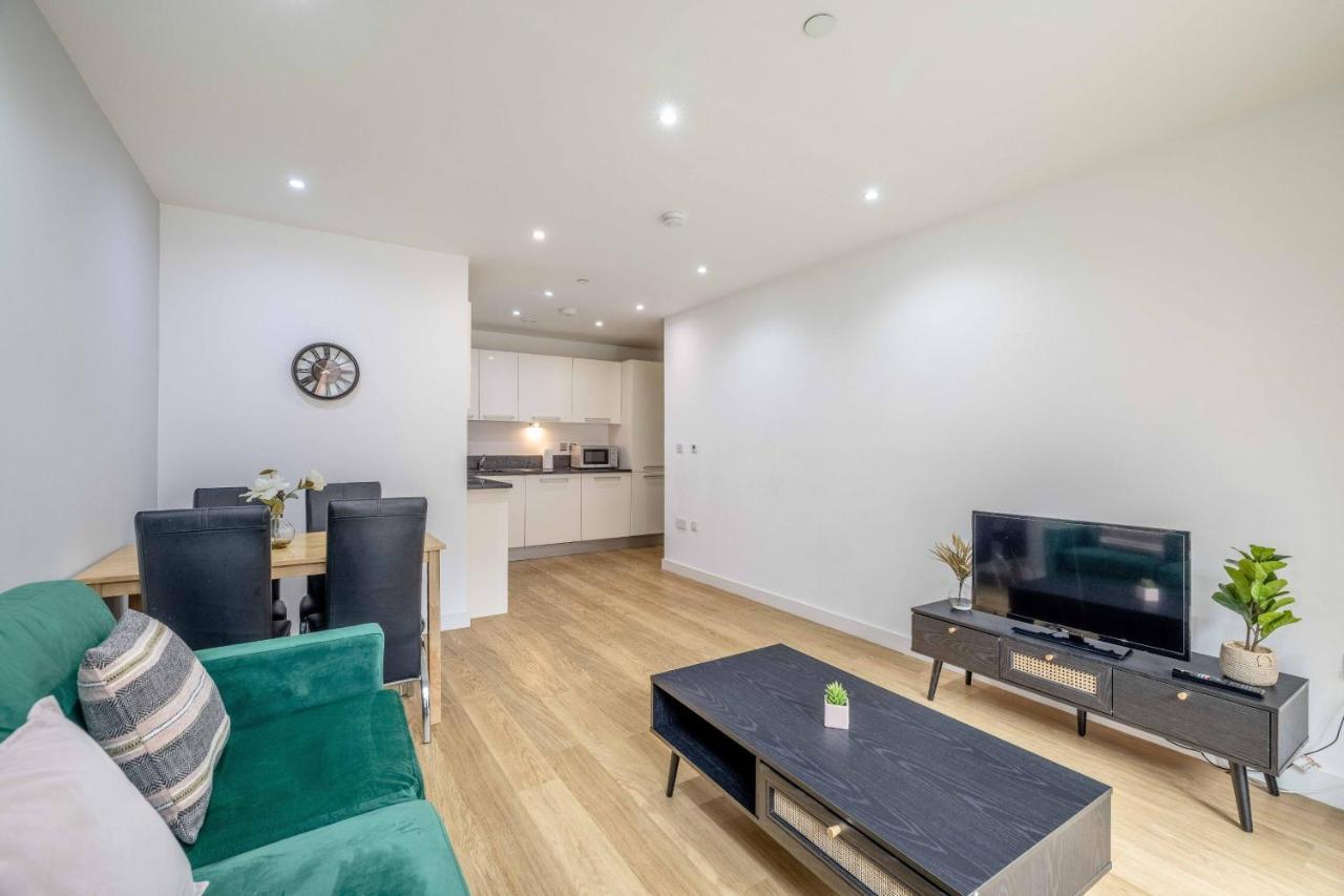 2 Bed At Slough Station & Parking - London In 20 Mins Daire Dış mekan fotoğraf