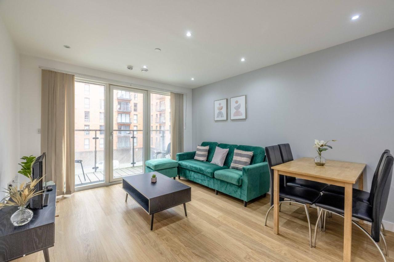 2 Bed At Slough Station & Parking - London In 20 Mins Daire Dış mekan fotoğraf